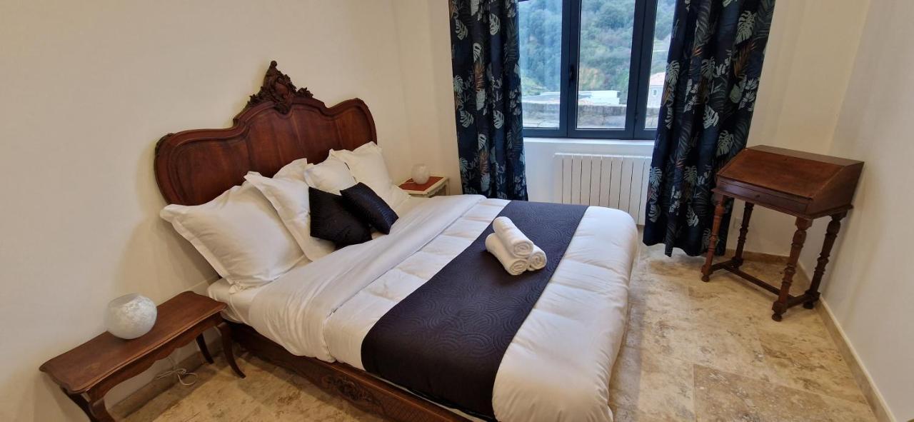 Bel & Ancien Appartement T3 Renove Dans Sartene מראה חיצוני תמונה
