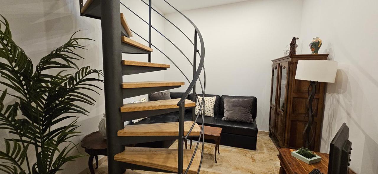 Bel & Ancien Appartement T3 Renove Dans Sartene מראה חיצוני תמונה