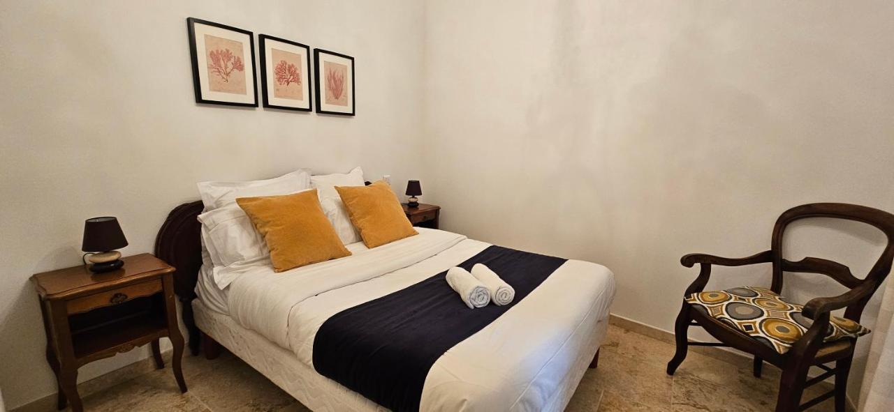 Bel & Ancien Appartement T3 Renove Dans Sartene מראה חיצוני תמונה
