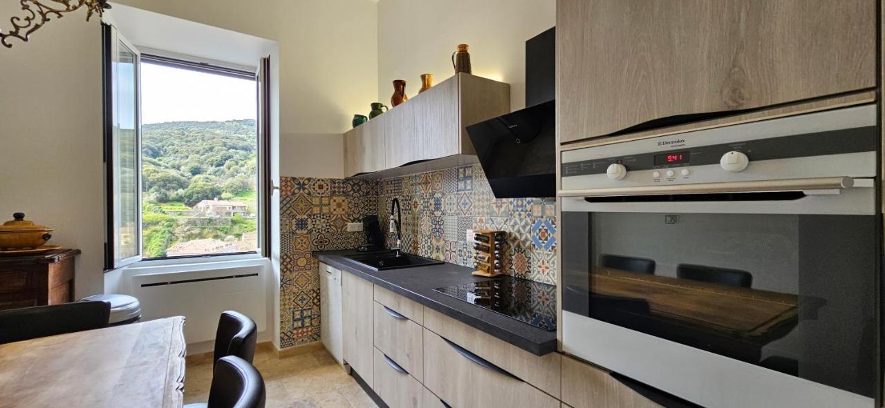 Bel & Ancien Appartement T3 Renove Dans Sartene מראה חיצוני תמונה